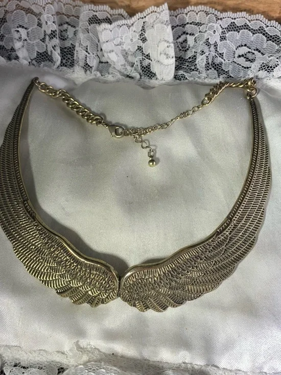 Gold Wing Collar Necklace - Elegant Women’s Statement - Picture 2 of 3